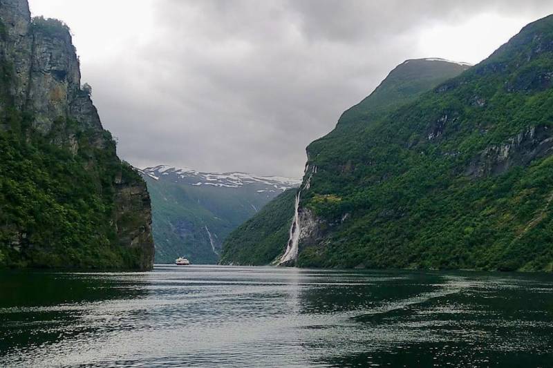 barco fiordo geiranger
