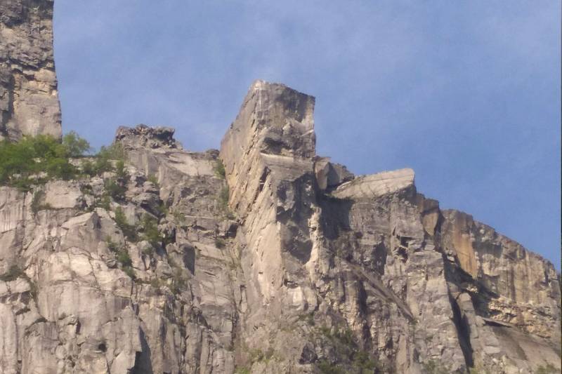 preikestolen desde el fiordo